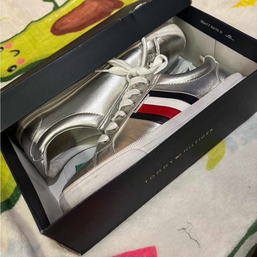 Shoes - Picture 5 of 5